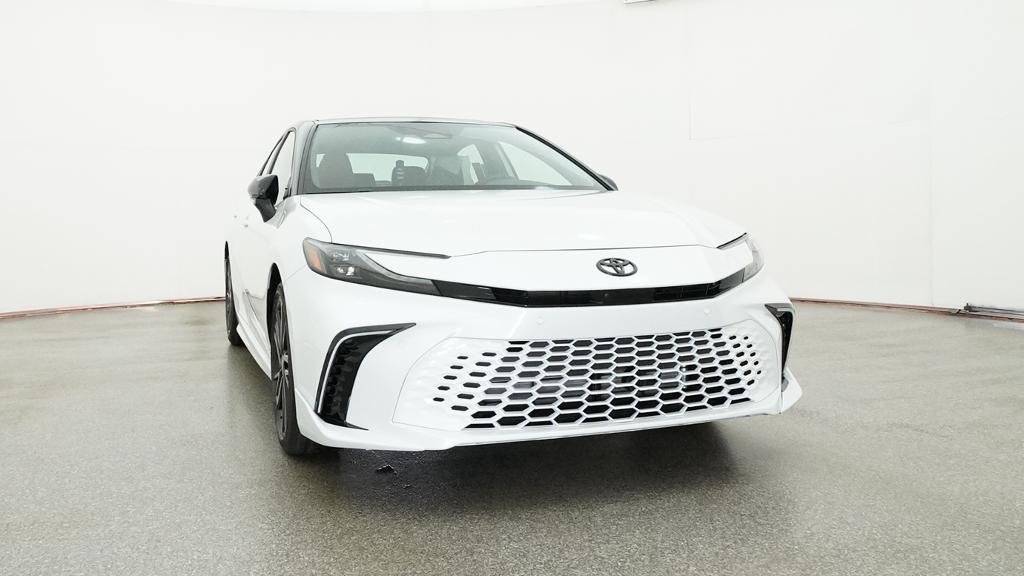 New 2026 Wind Chill Pearl with Midnight Black Metallic roof Toyota XSE image 7