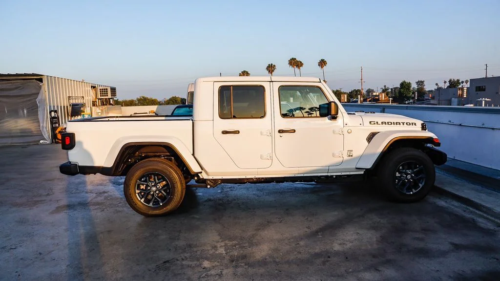 New 2026 White Jeep 85th Anniversary Edition image 13