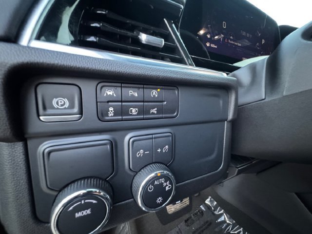 2025 Chevrolet Suburban LT - Photo 6