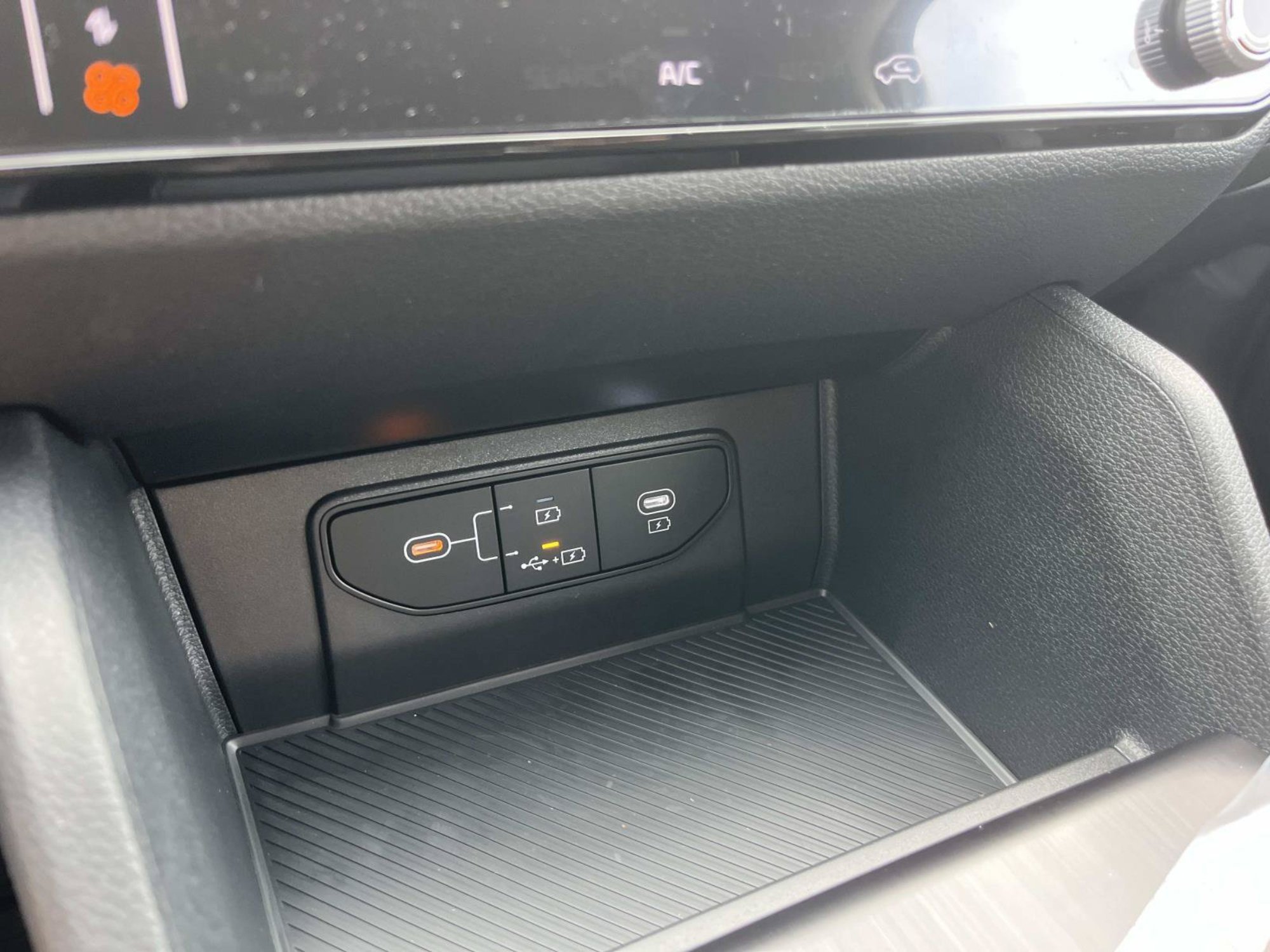 New 2027 Glacial White Pearl Kia LX image 28