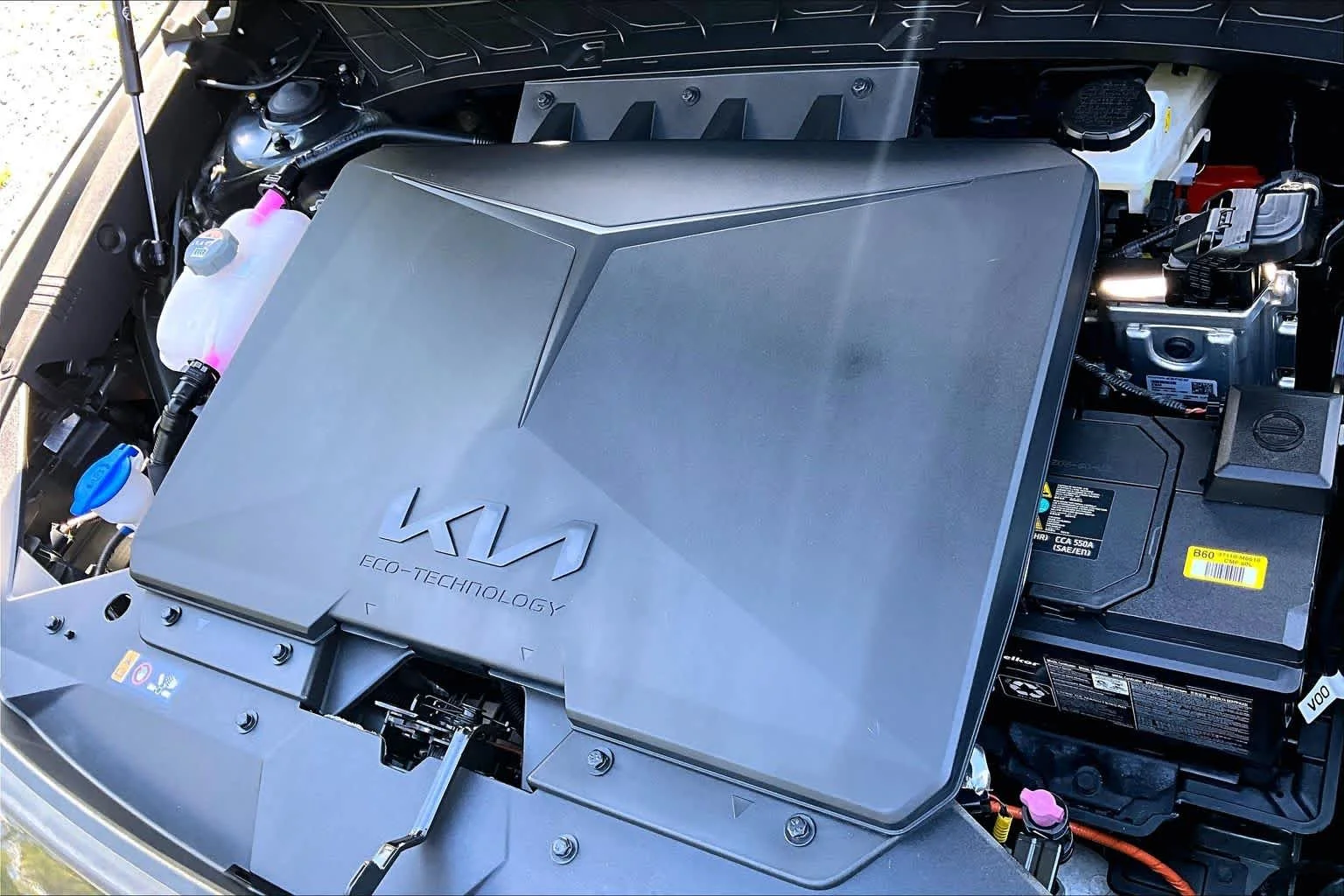Used 2024 Graphite Gray Kia Wave image 32