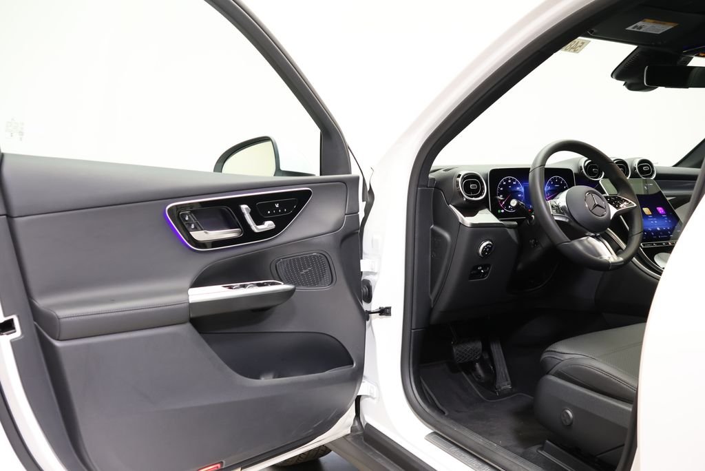 Certified Used 2026 Polar White Mercedes-Benz GLC 300 image 35