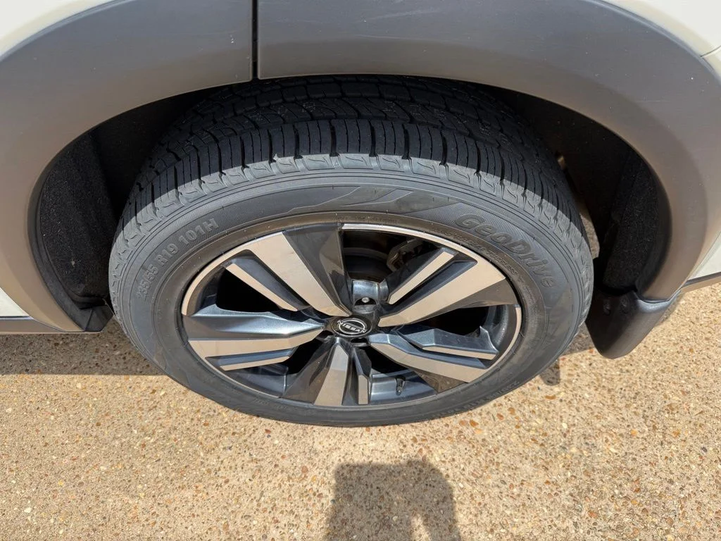 Certified Used 2023 White Nissan Platinum image 21