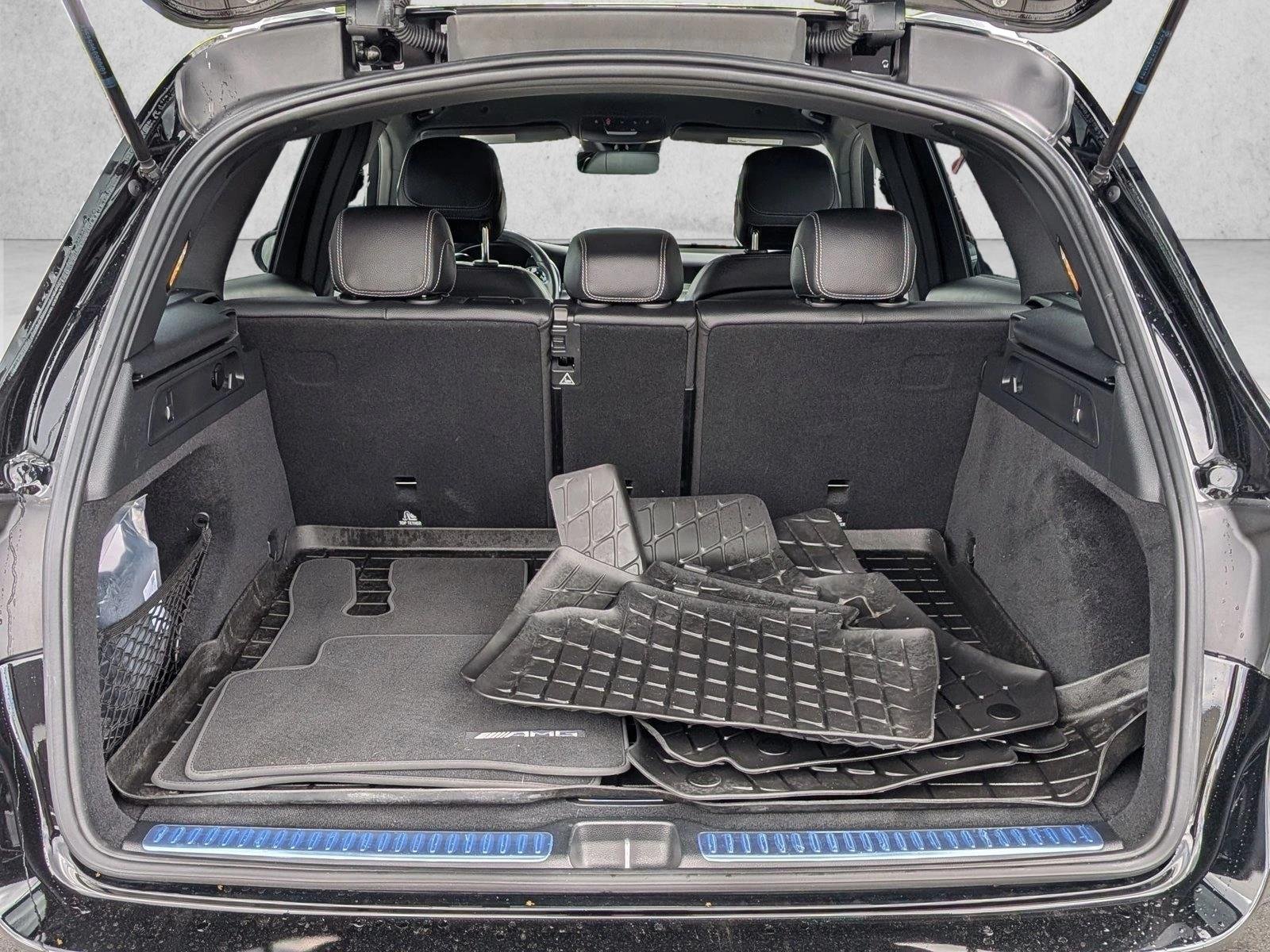 Used 2022 Obsidian Black Metallic Mercedes-Benz GLC 300 image 6