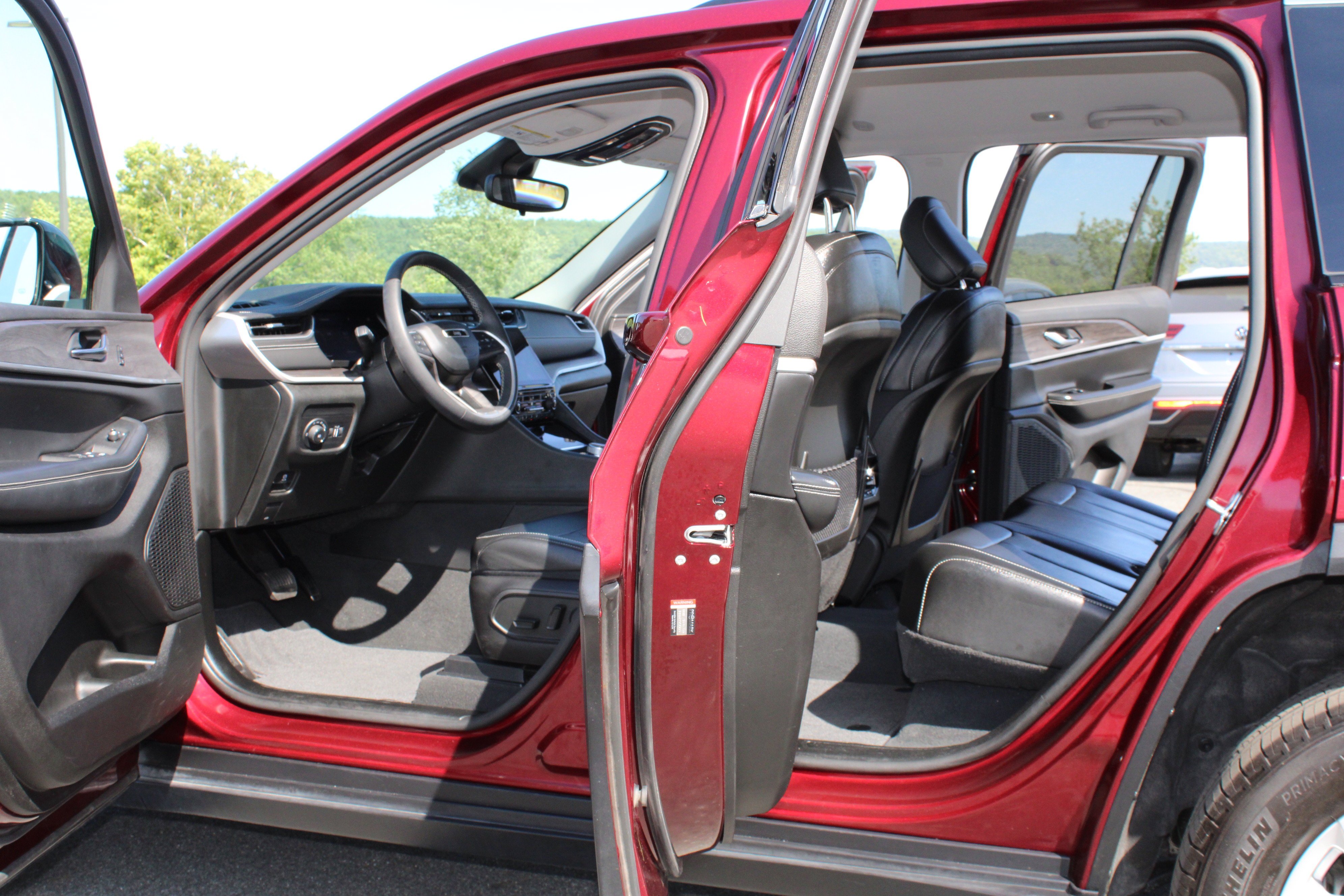 Used 2023 Velvet Red Pearlcoat Jeep Limited image 14