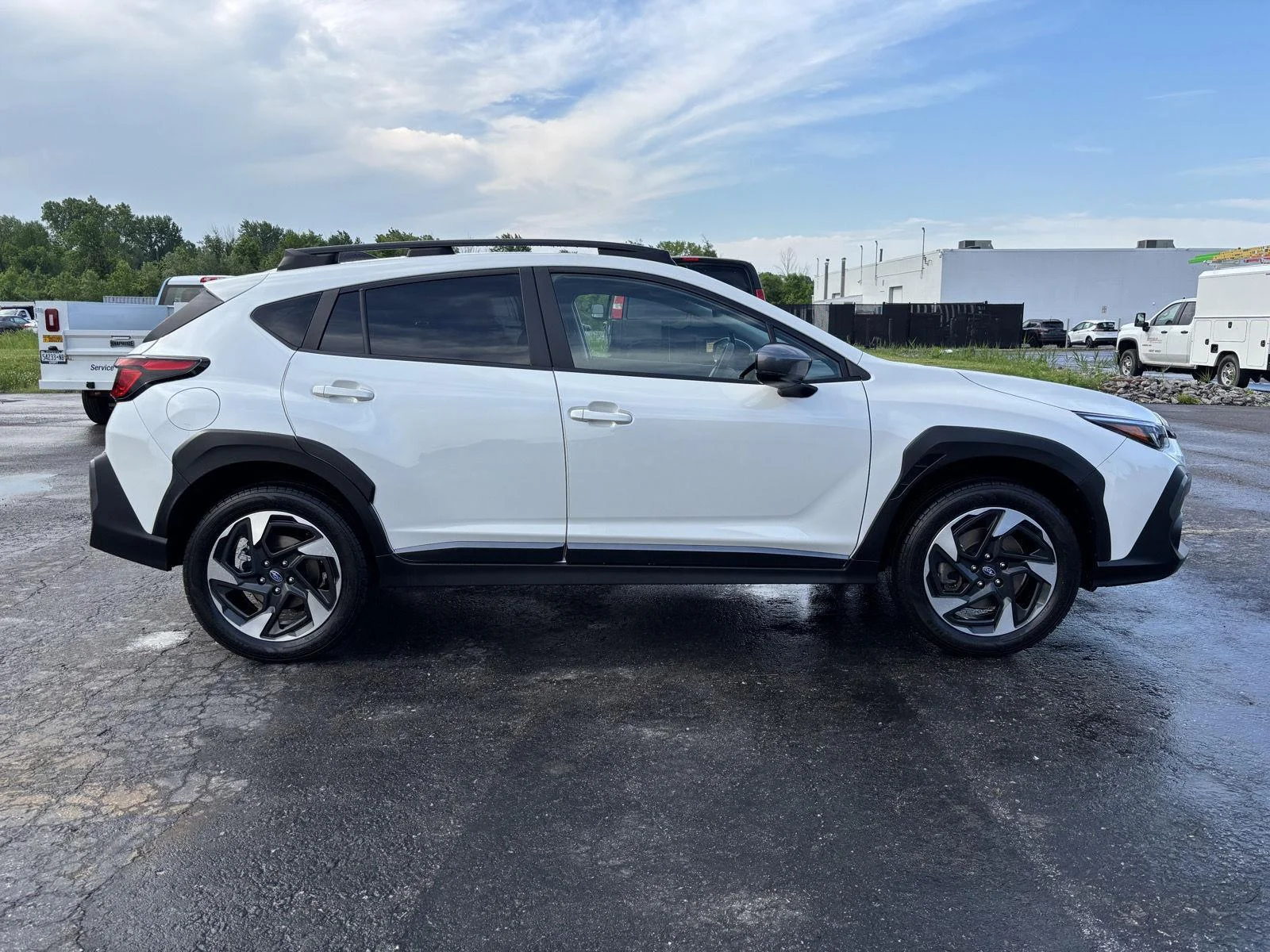 Used 2024  Subaru Limited image 8