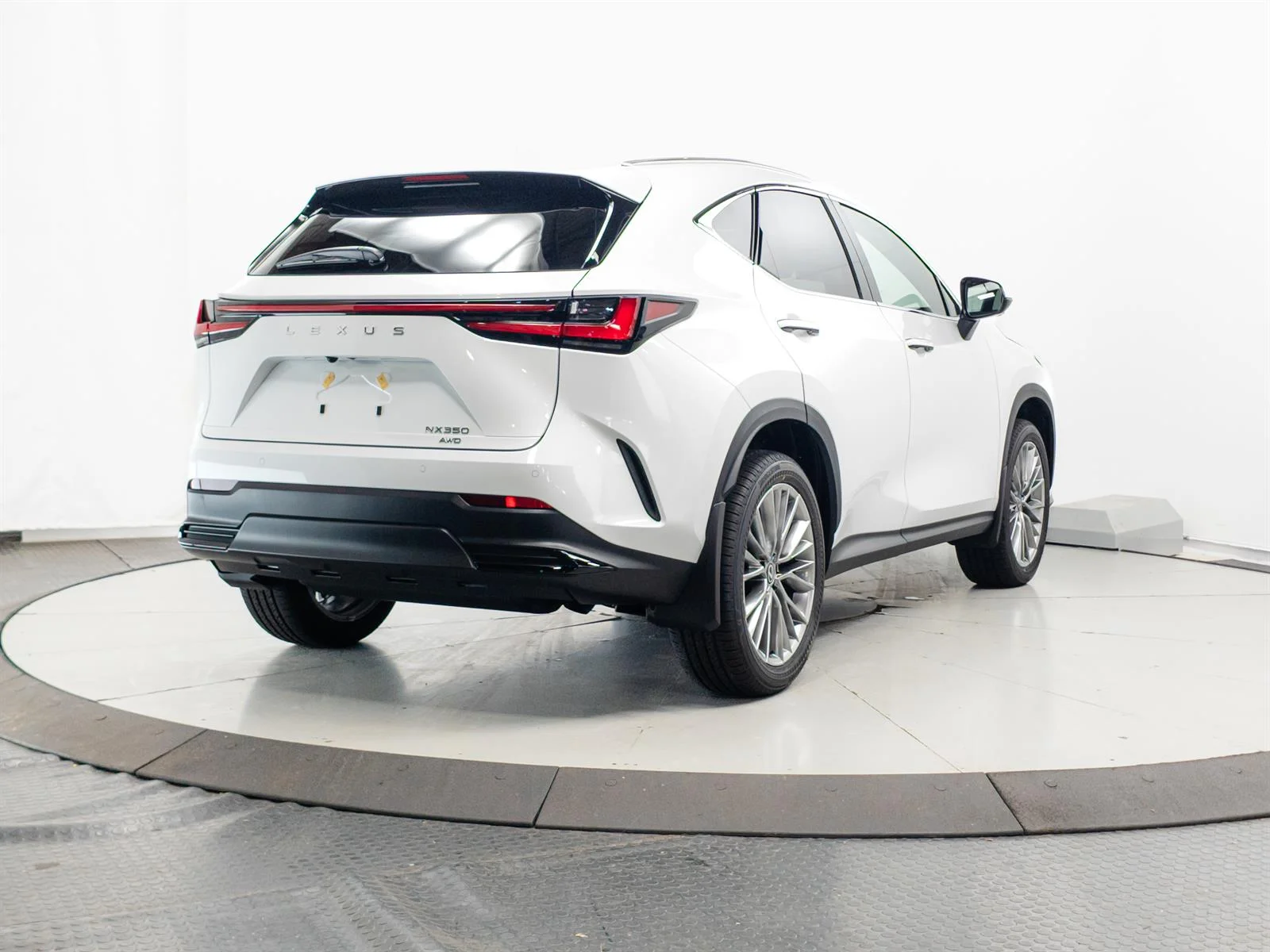 New 2026 Ultra White (083) Lexus Premium image 12