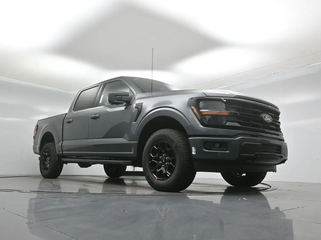 New 2026 Carbonized Gray Metallic Ford XLT image 43