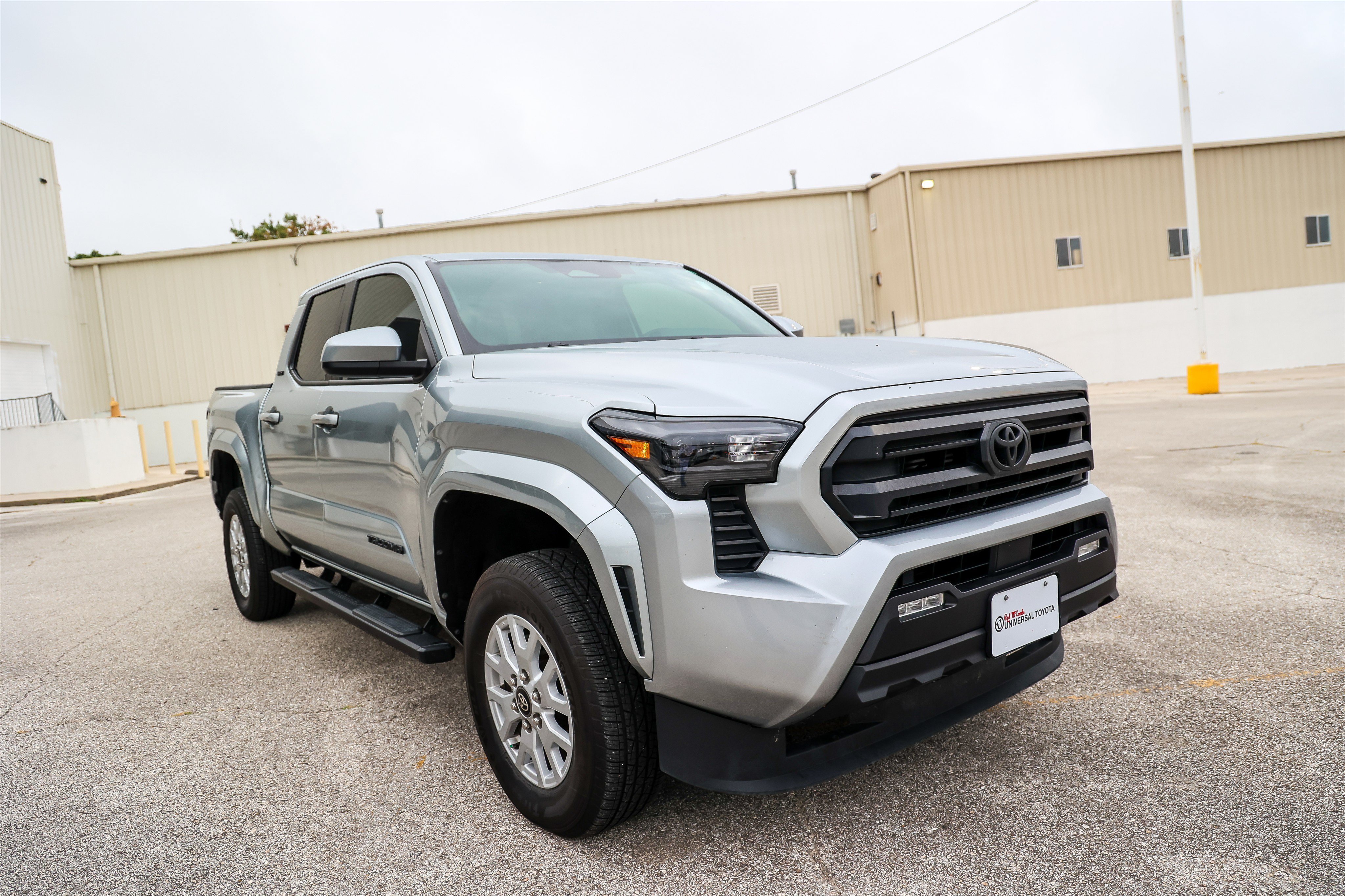 Used 2025 Silver Toyota SR5 image 4