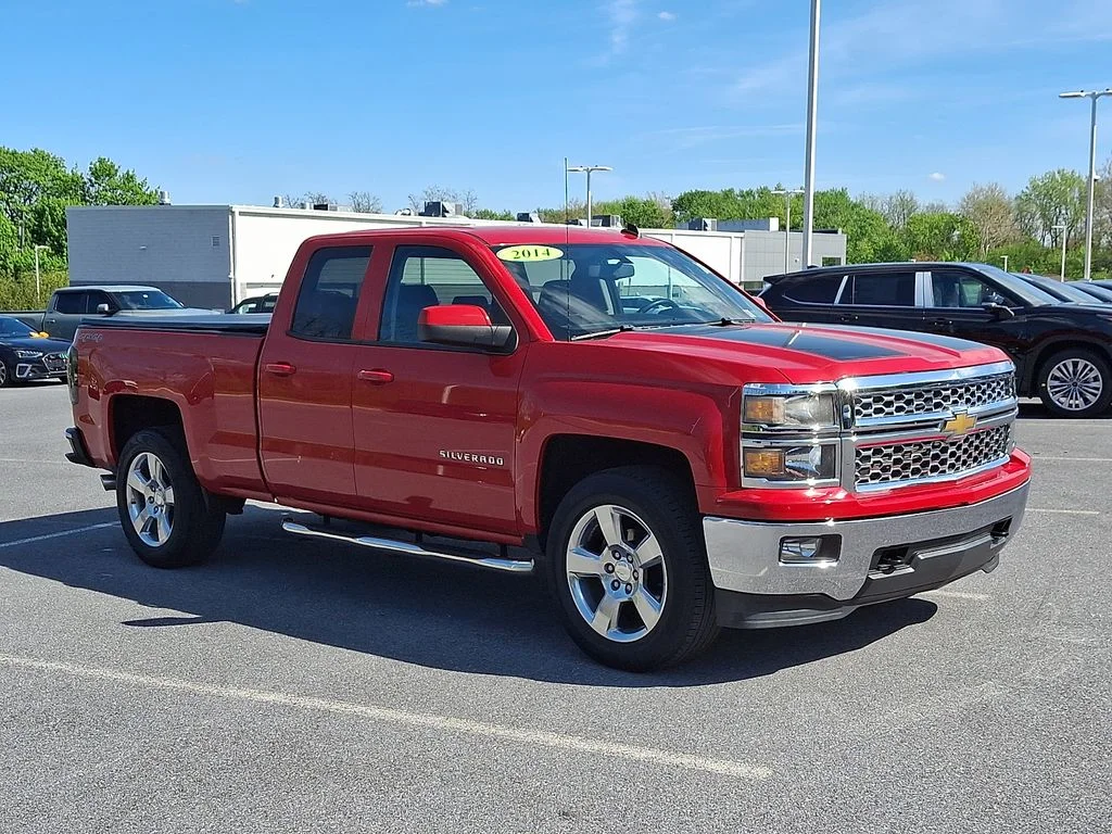 Used 2014 Red Chevrolet LT image 3