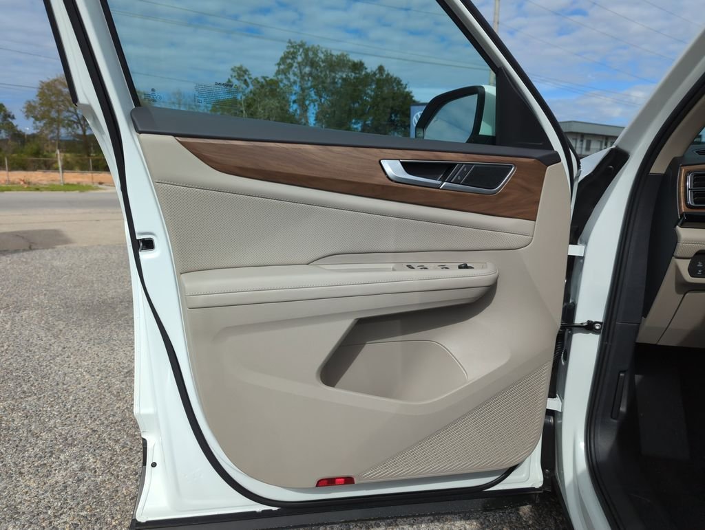 New 2026 White/off-white Volkswagen 2.0T SE image 18