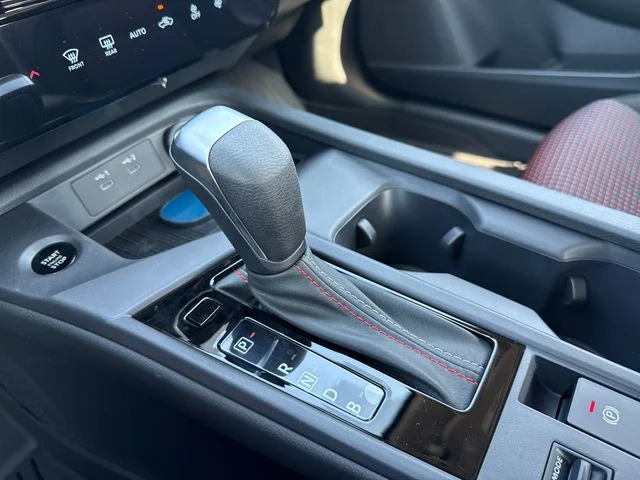 New 2027 Atlantic Gray Metallic / Super Black Two-tone Nissan SR image 26