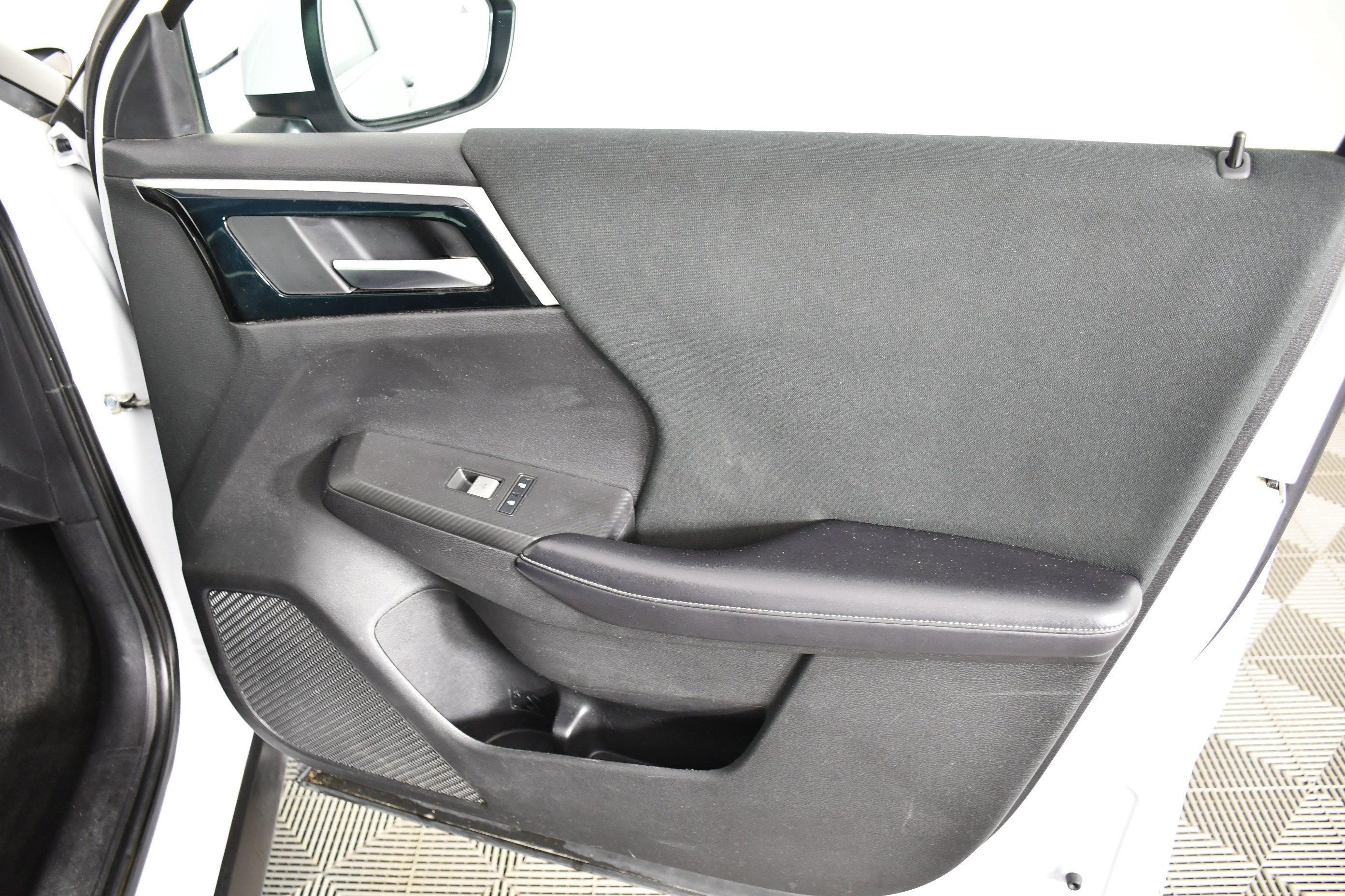 2023 Mitsubishi Outlander ES - Photo 38