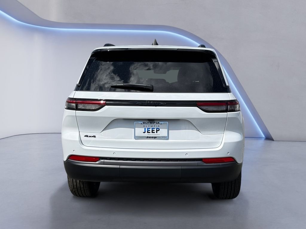 New 2026 Bright White Clear-Coat Exterior Paint Jeep Altitude image 4