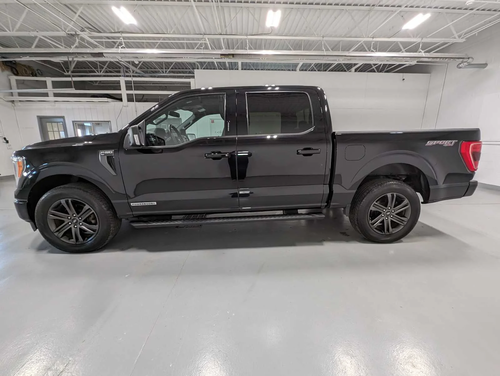 Used 2022 Agate Black Ford XLT image 11