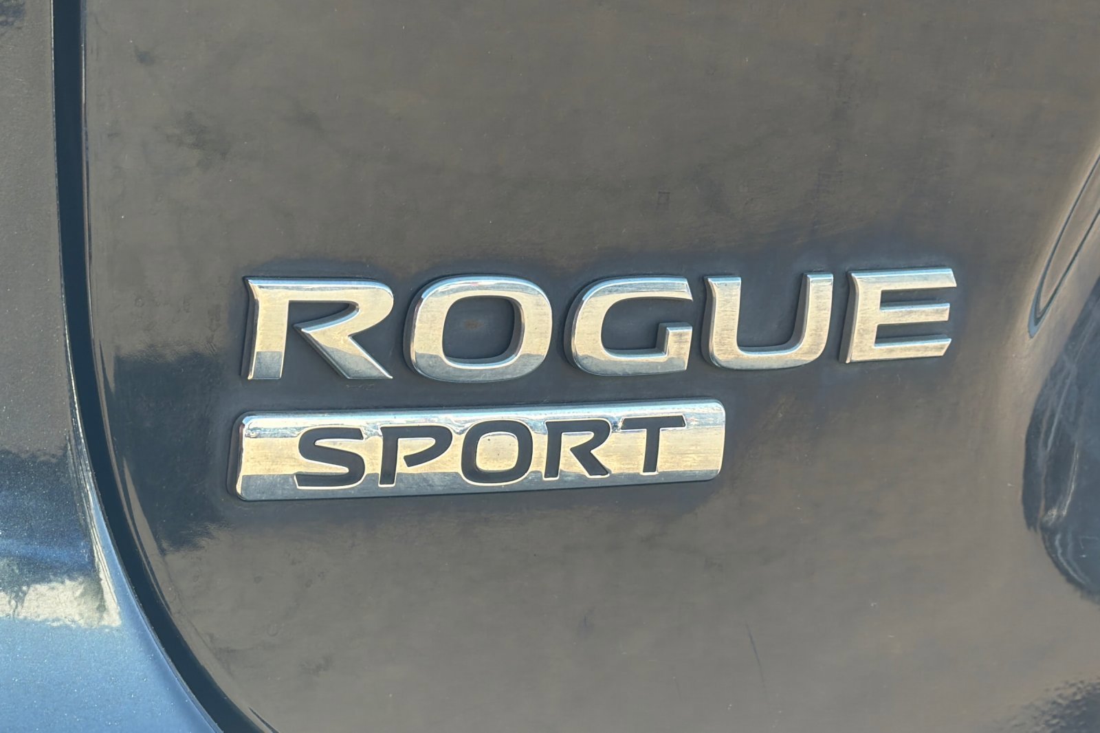 Used 2019 Magnetic Black Pearl Nissan S image 24