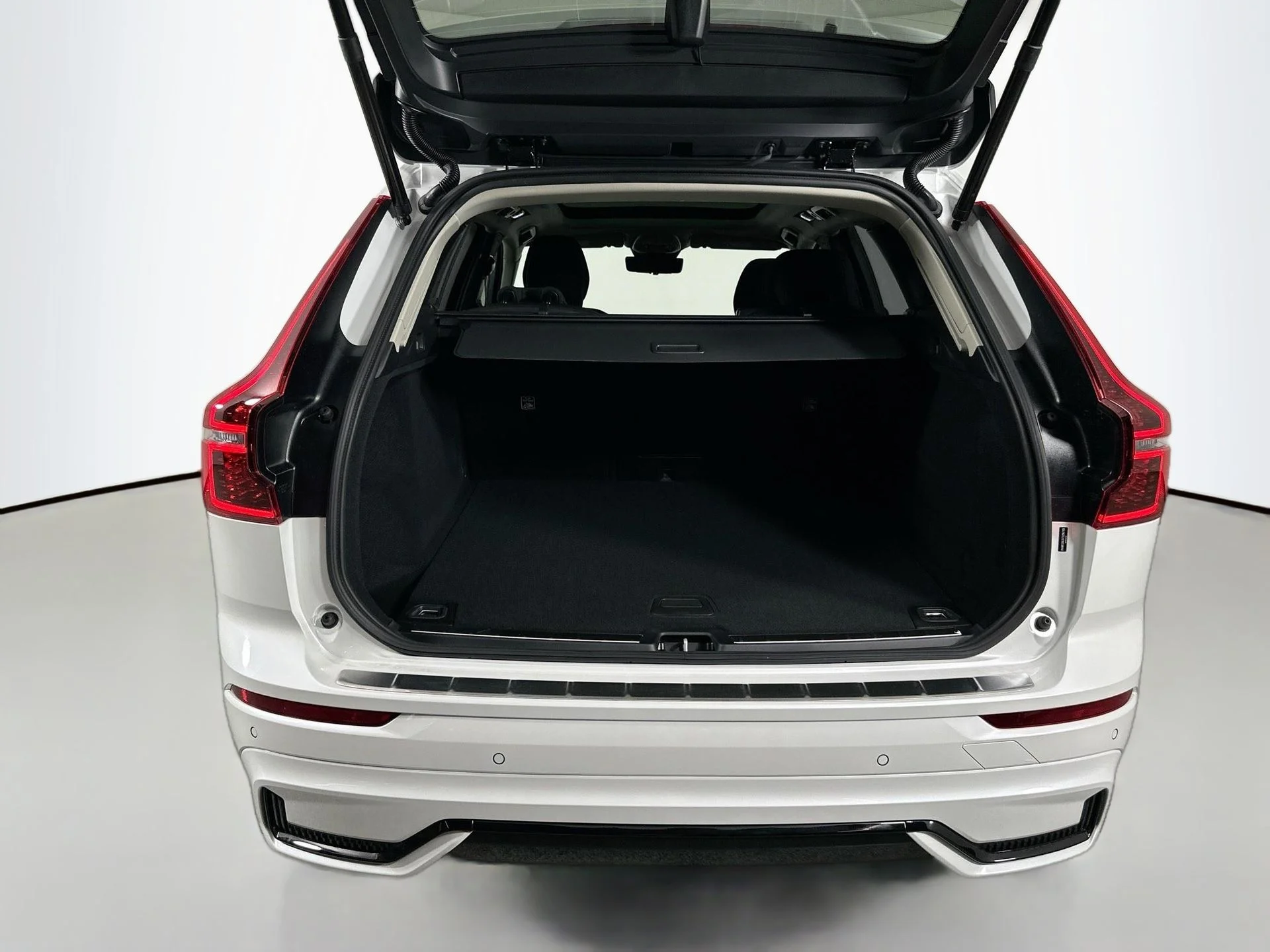 2026 Volvo XC60 Plus - Photo 29