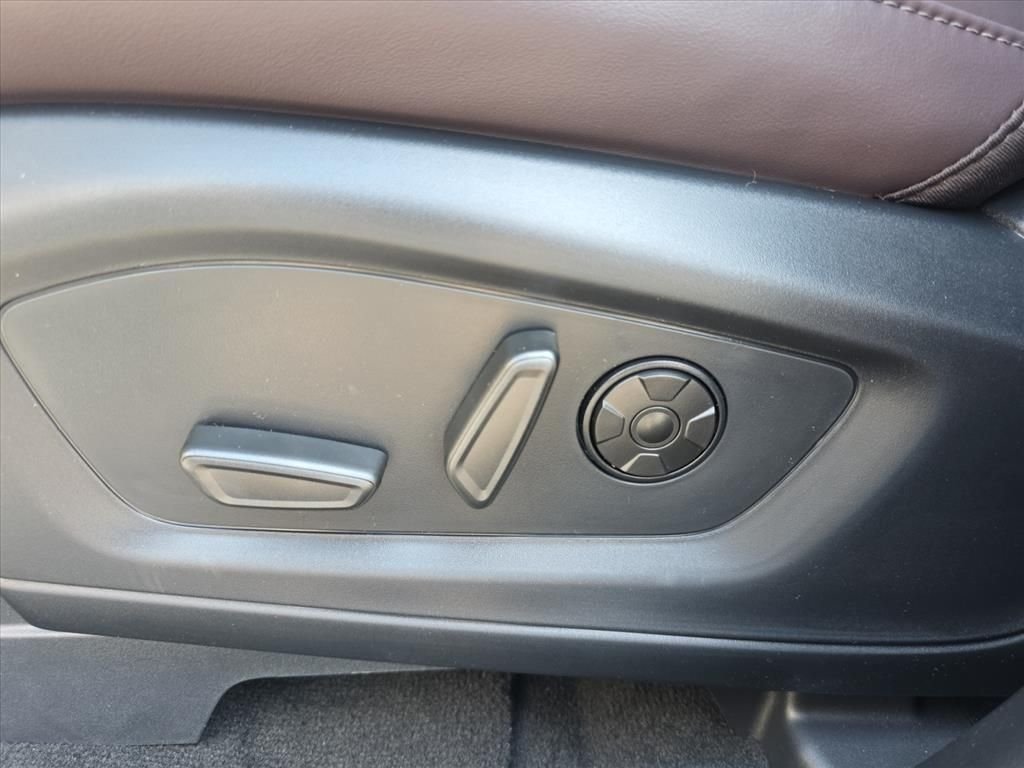 New 2027 Avalanche Gray Ford Platinum™ image 11