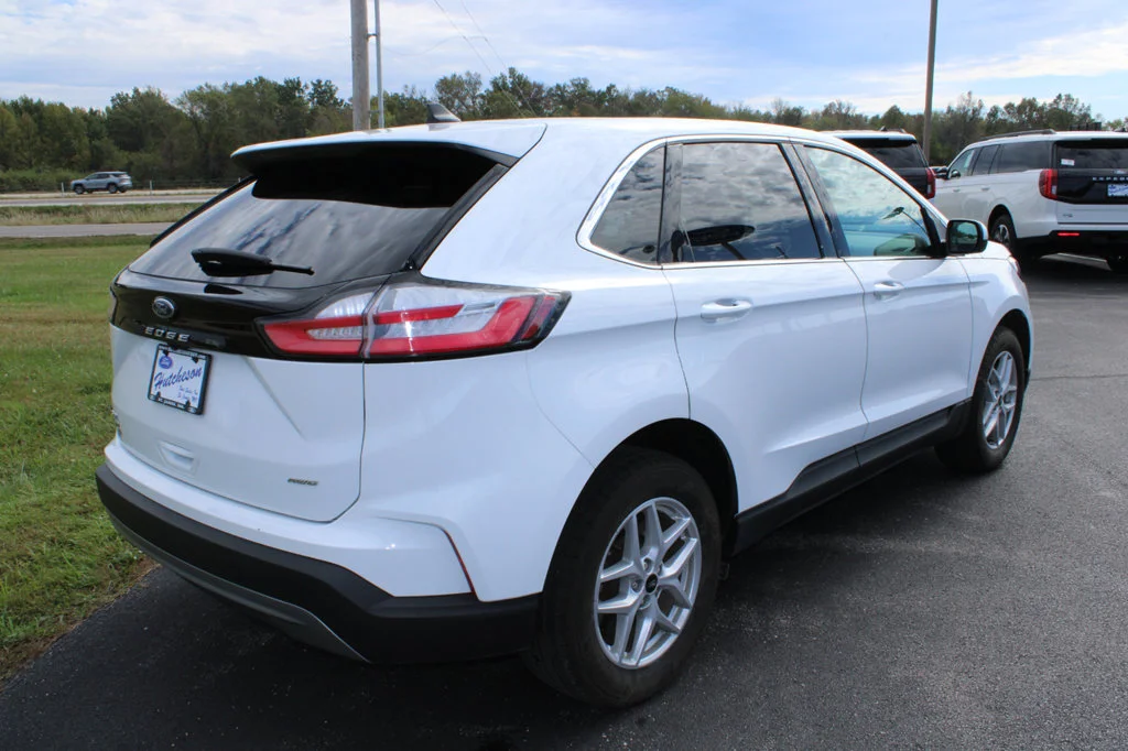 Certified Used 2024 Oxford White Ford SEL image 15