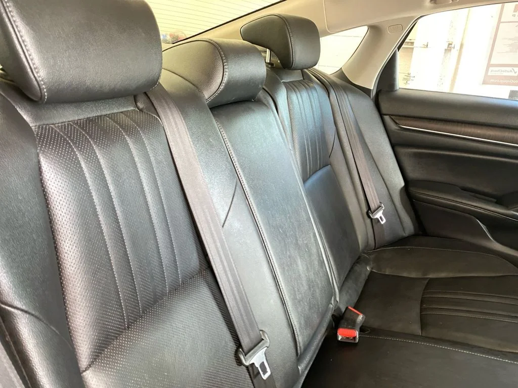 Used 2019 Black Honda EX-L image 24