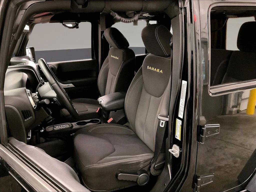 Used 2013 Black Jeep Unlimited Sahara image 29