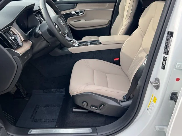 2026 Volvo XC90 Plus - Photo 20
