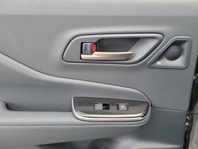 Certified Used 2024 PRECIOUS METAL Toyota  image 12