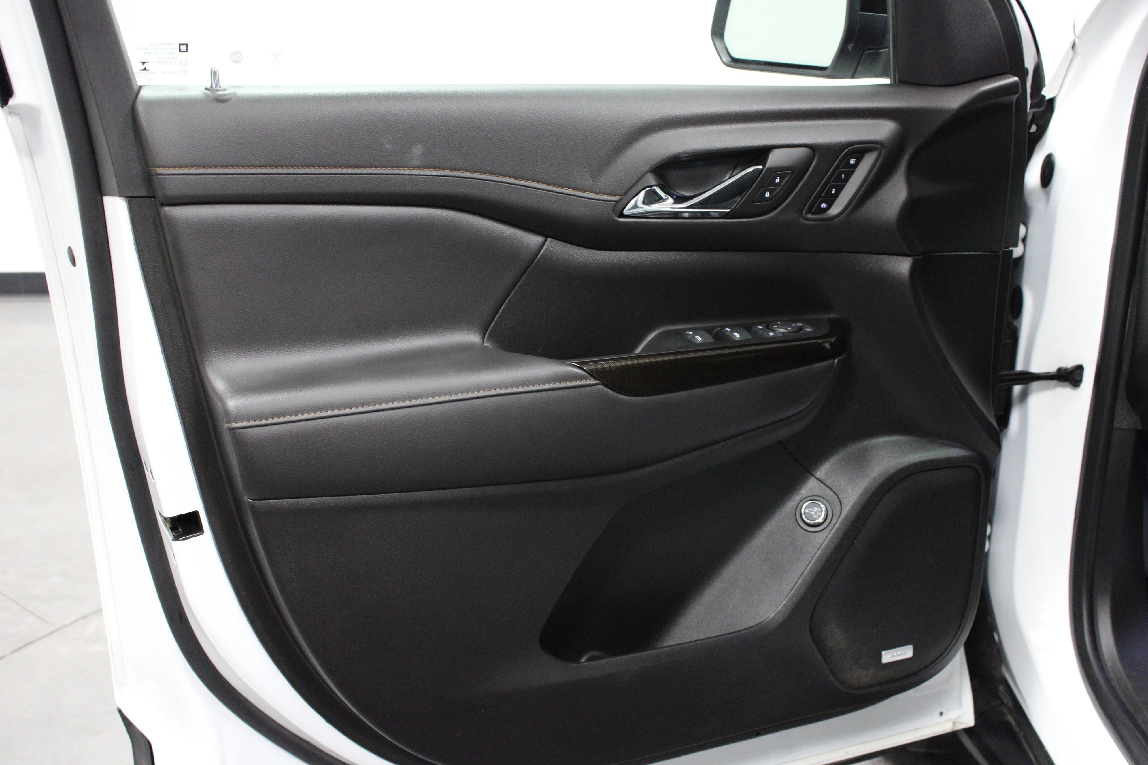 Used 2023 Summit White GMC AT4 image 10
