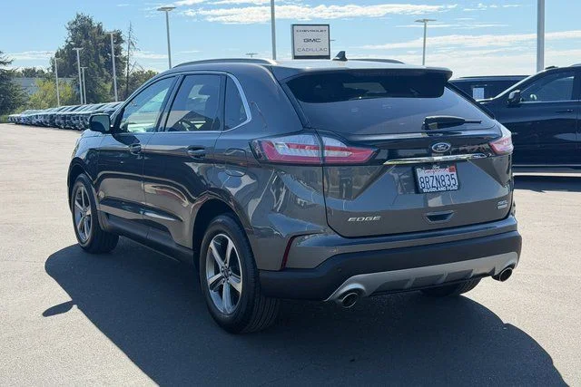 Used 2020 Gray Ford SEL image 7