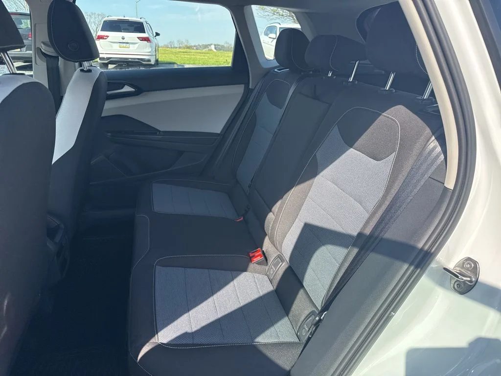 2025 Volkswagen Taos S - Photo 33