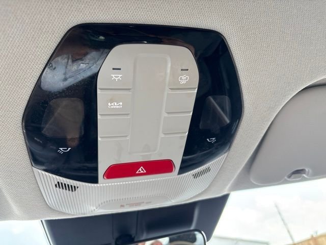 Certified Used 2025 Snow White Pearl Kia LXS image 16