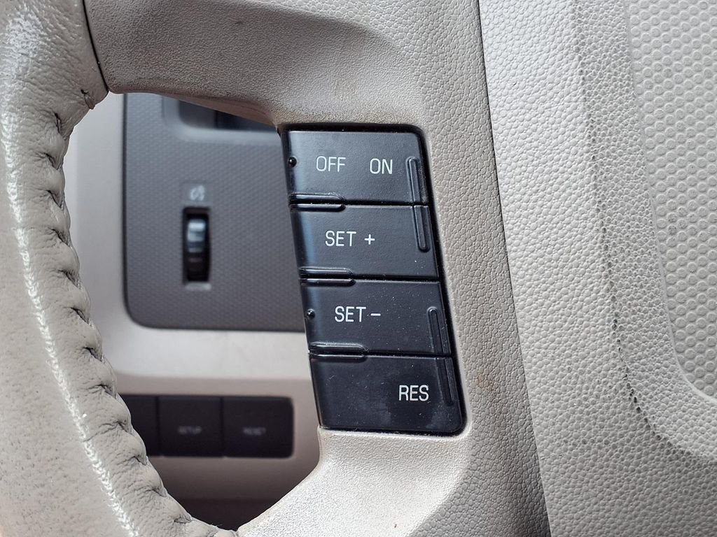 Used 2011 Silver Ford XLT image 20