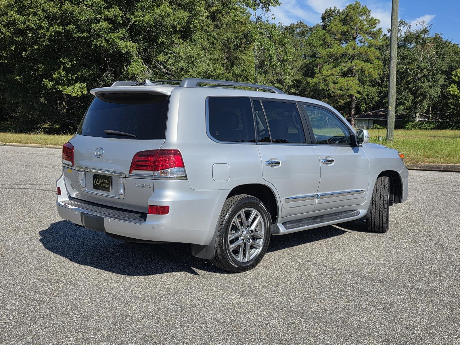 Used 2015 Silver Lexus 570 image 5