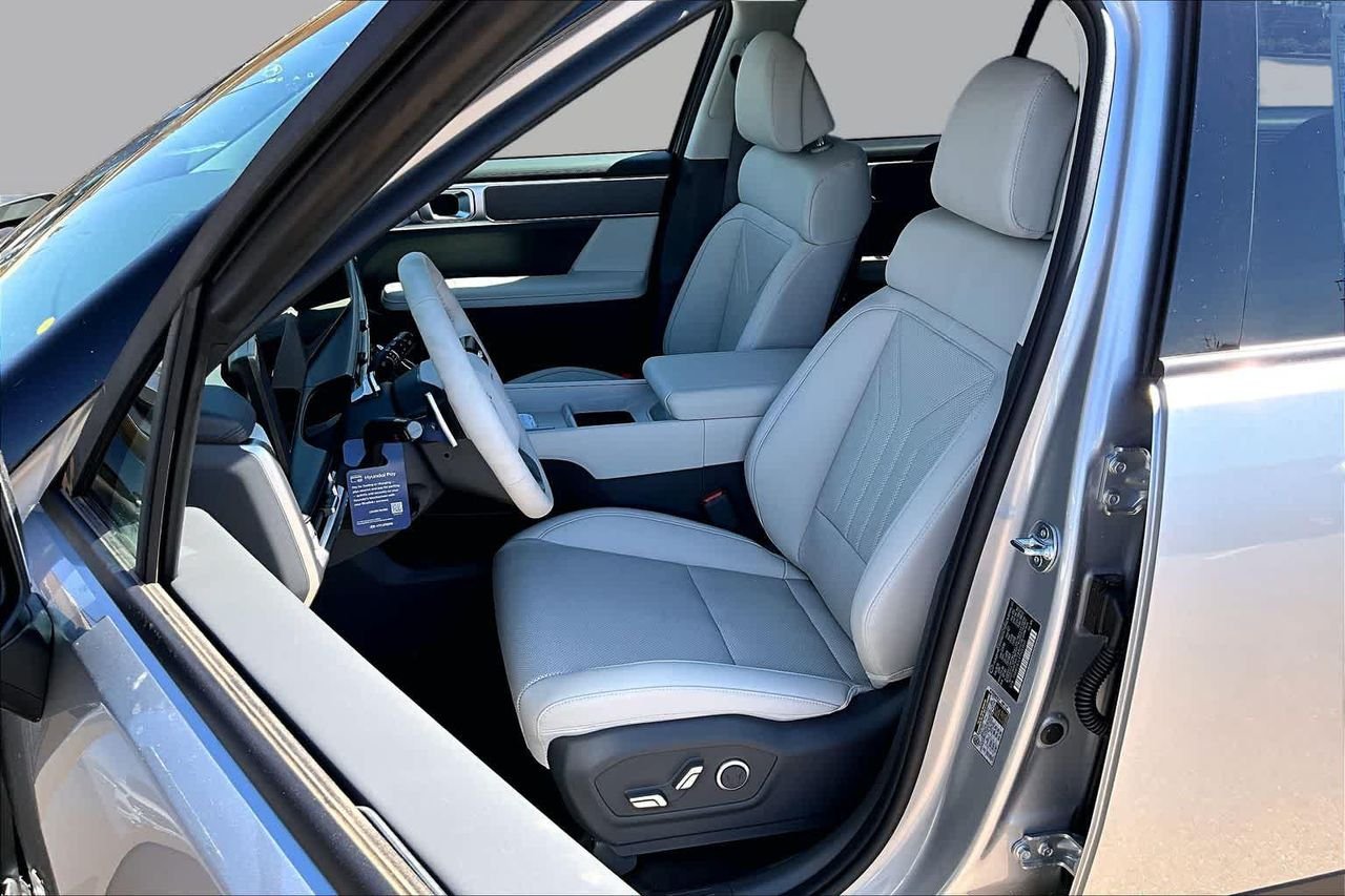 New 2026 Shimmering Silver Hyundai SEL image 9