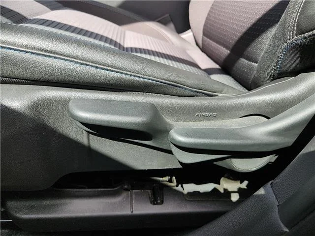 Used 2025 White Chevrolet LT Front-Wheel Drive image 13