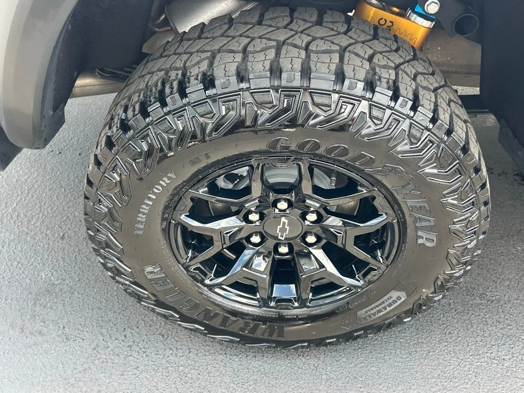2025 Chevrolet Colorado ZR2 - Photo 6