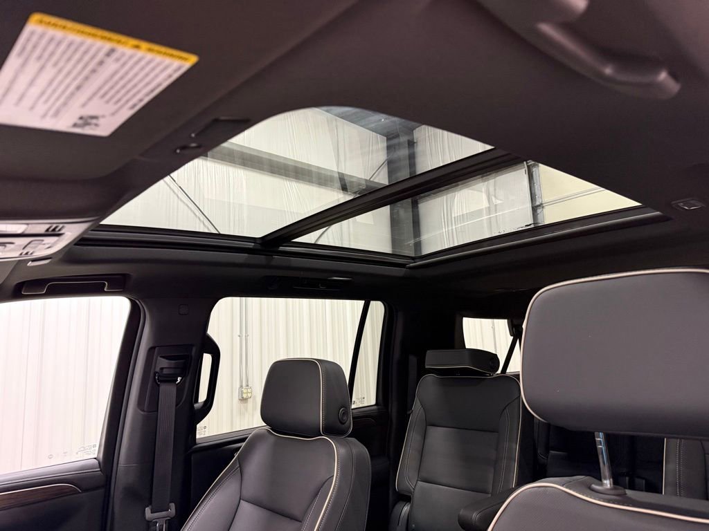 2024 Chevrolet Suburban Premier - Photo 26