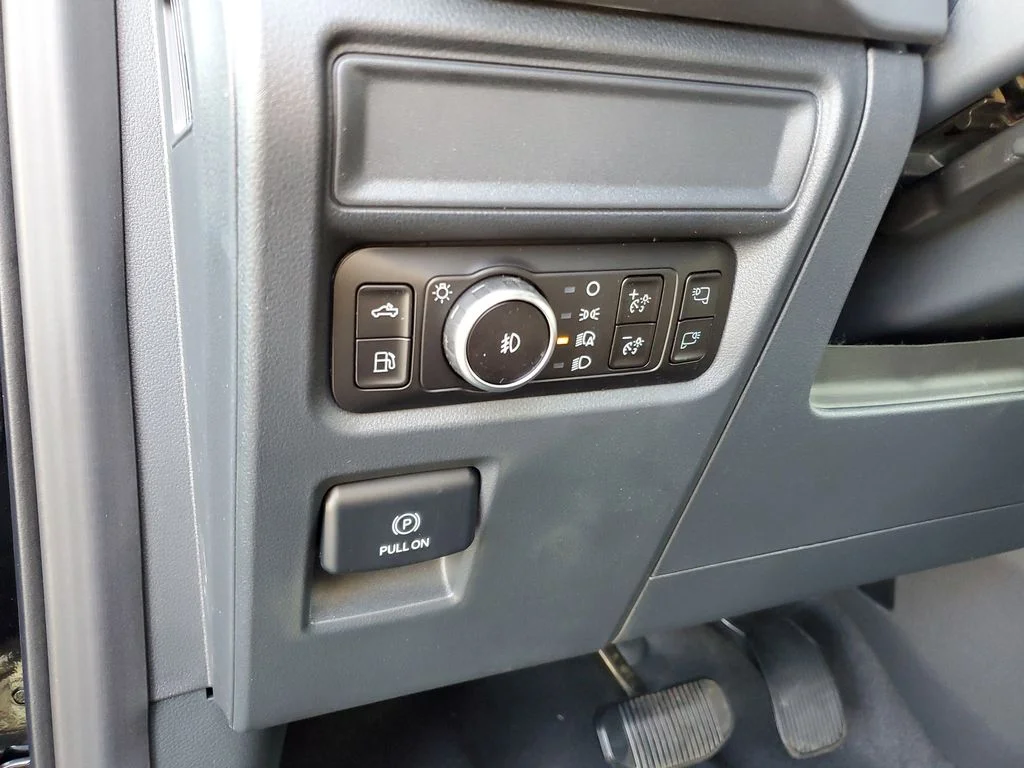 2025 Ford F-150 XLT - Photo 8