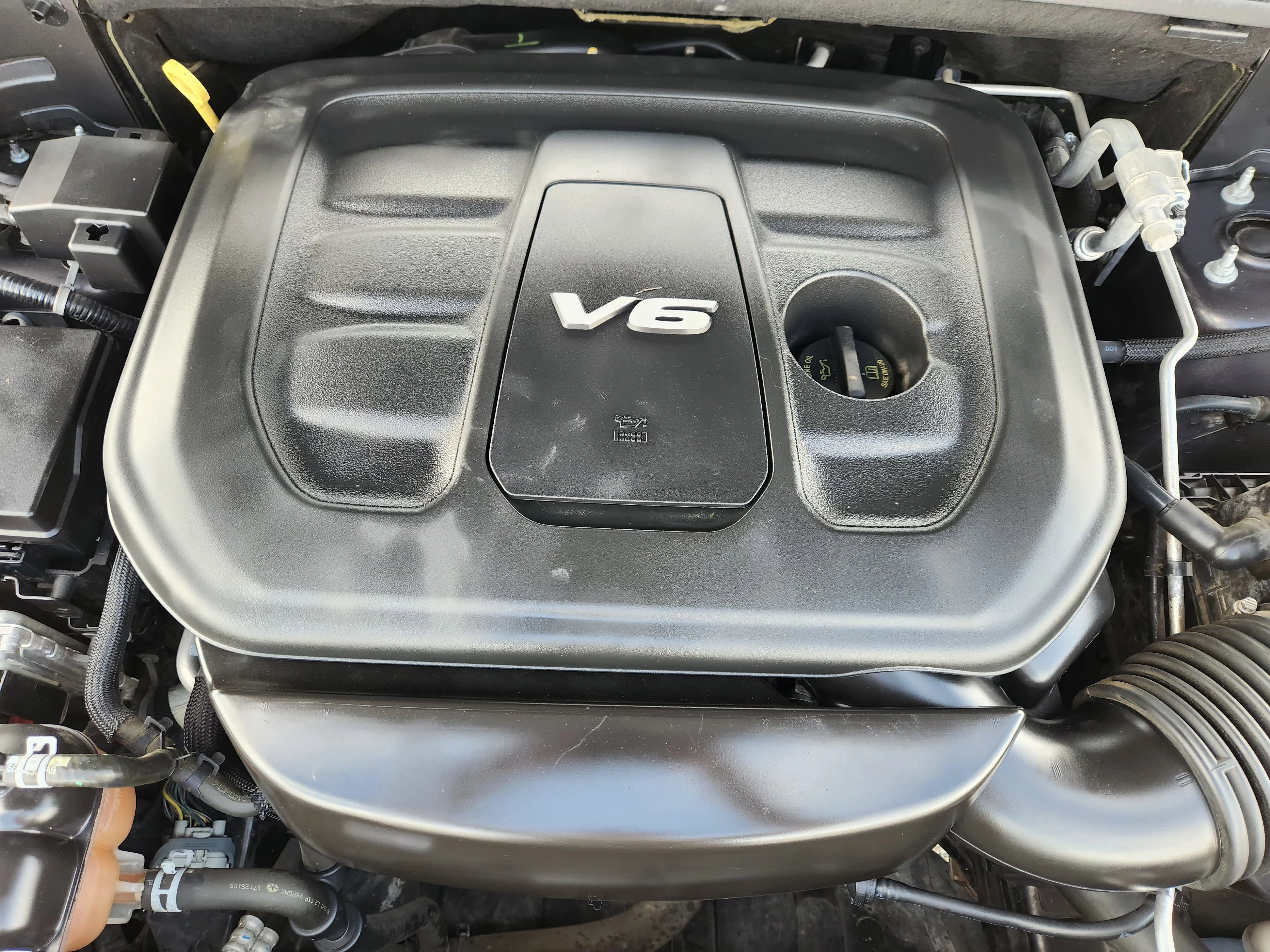 Used 2018 Granite Crystal Metallic Clearcoat Jeep Altitude image 30