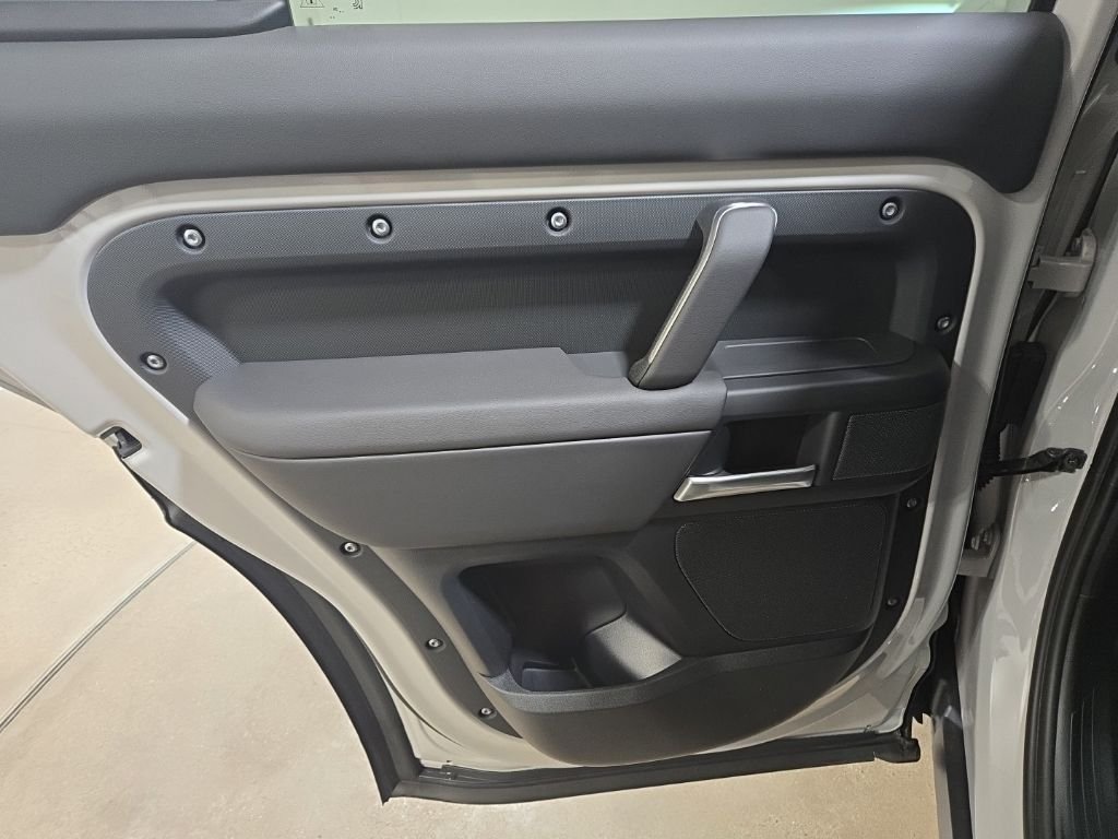 New 2026 Borasco Grey Land Rover X-Dynamic SE image 23