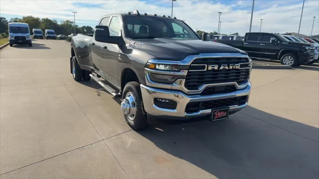 New 2026 Granite Crystal Metallic Clear-Coat Exterior Paint RAM Tradesman image 3