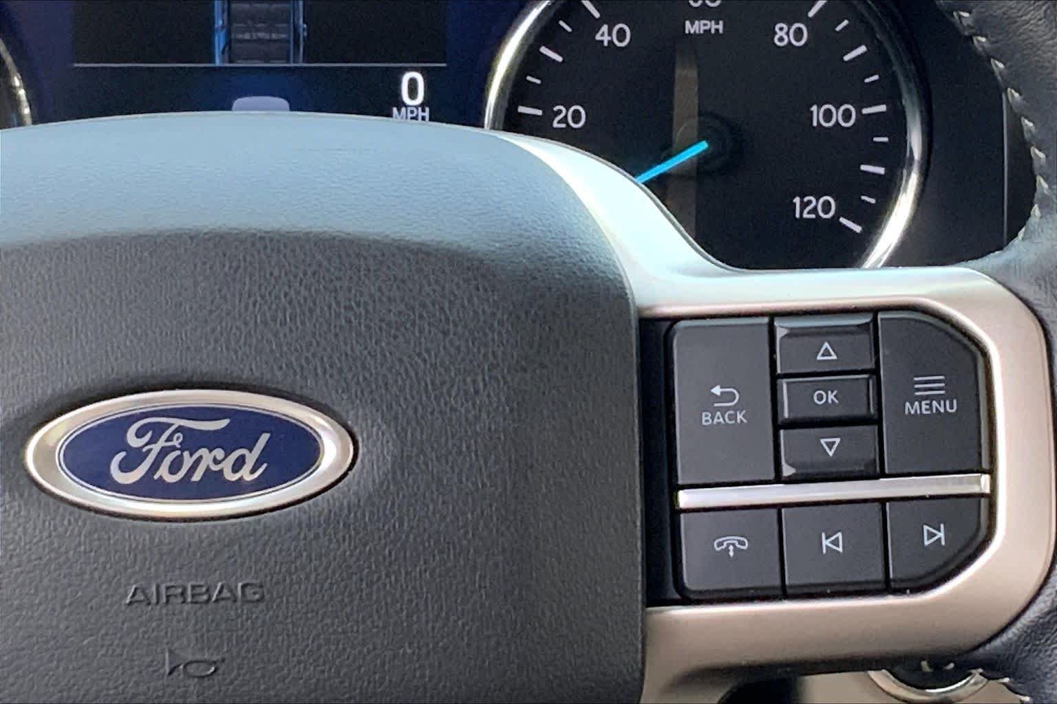 Used 2022 Star White Metallic Tri-Coat Ford XLT image 25