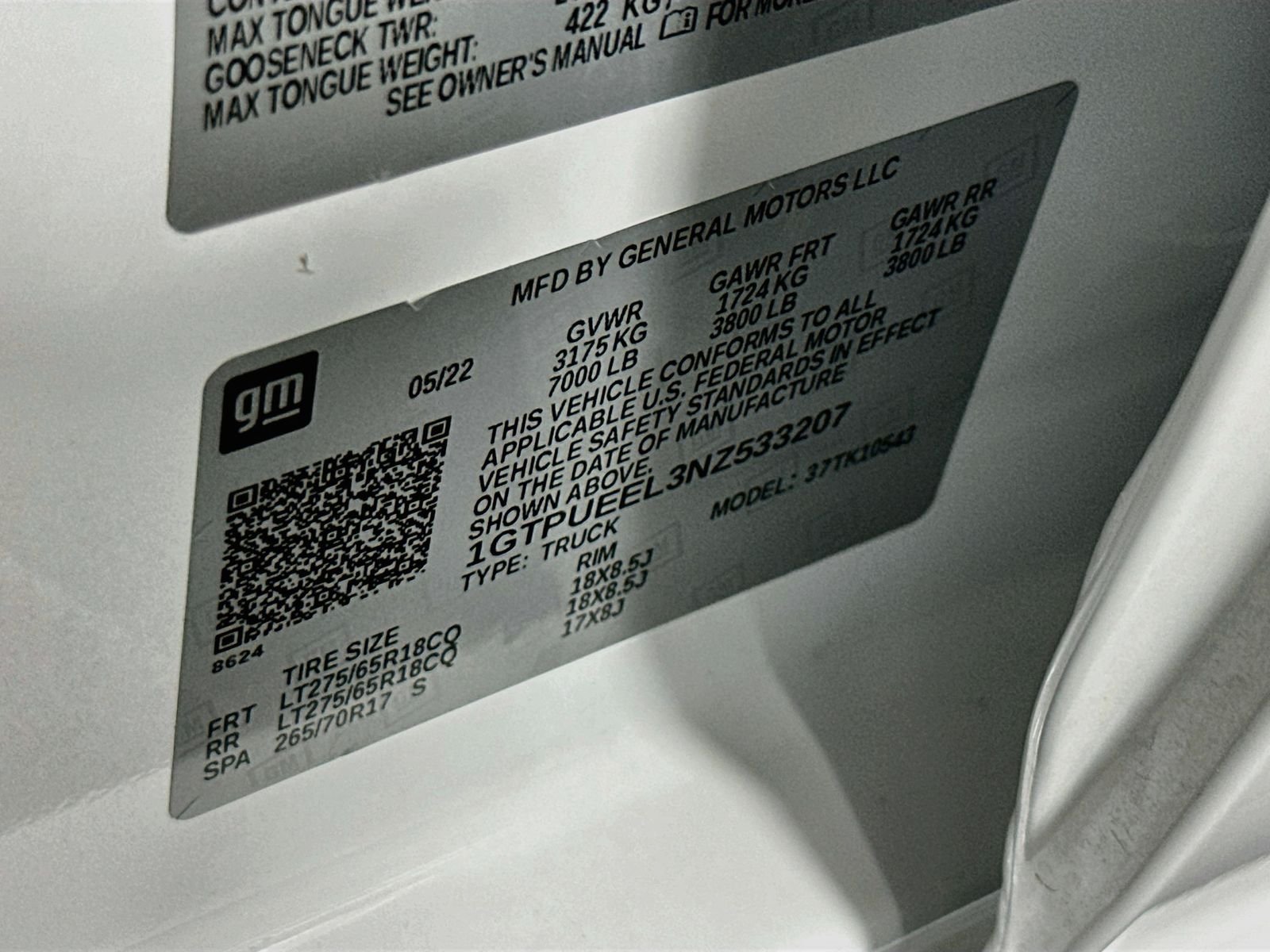 Used 2022 Summit White GMC AT4 image 33
