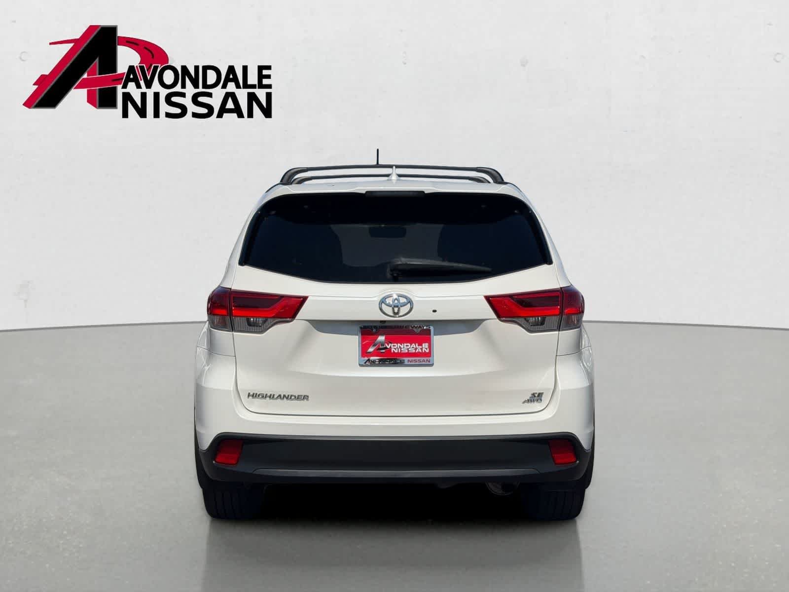 Used 2018 Blizzard Pearl Toyota SE image 5