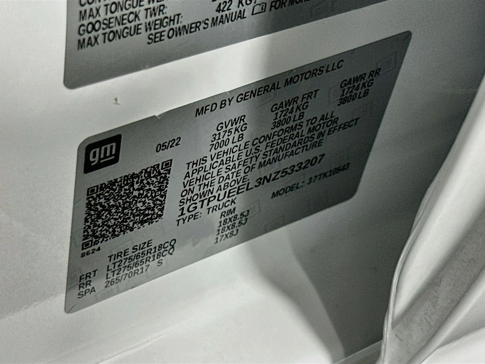 Used 2022 Summit White GMC AT4 image 33