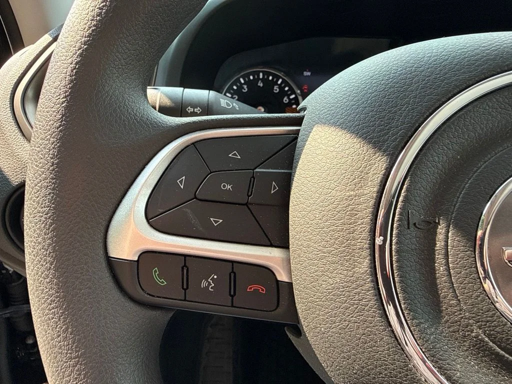 Used 2023 Black Jeep Latitude image 24