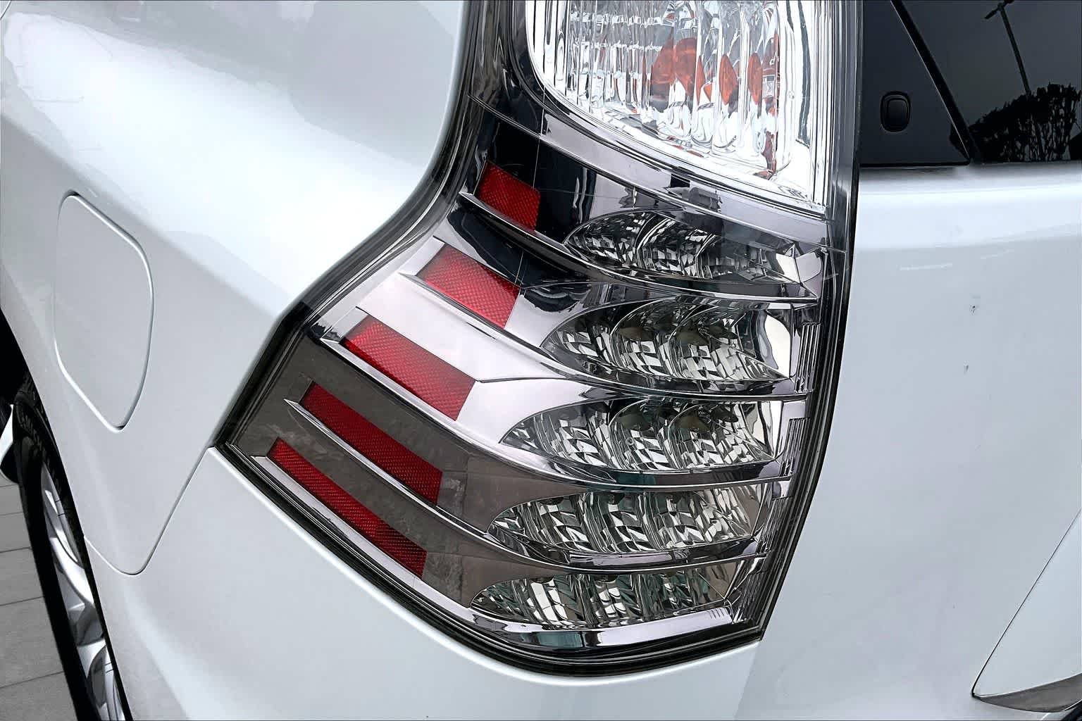 Used 2015 Starfire Pearl Lexus  image 27