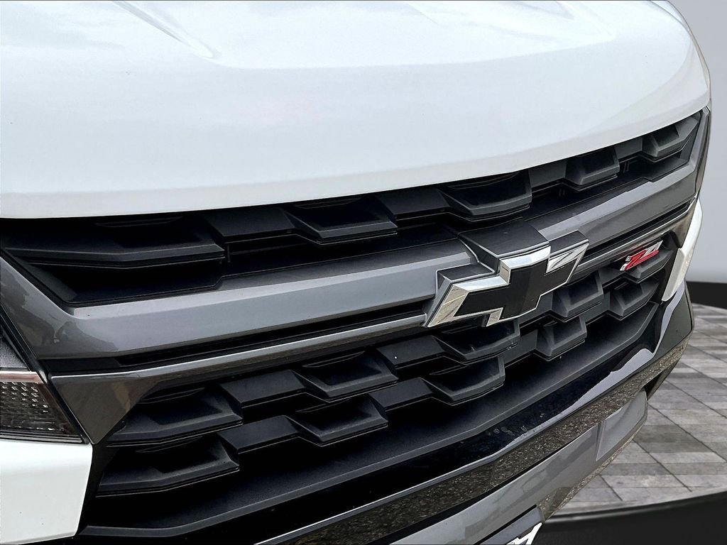 Used 2022 White Chevrolet Z71 image 36