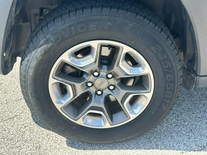 Used 2019 Diamond Black Crystal Pearlcoat Jeep Trailhawk 4x4 image 7