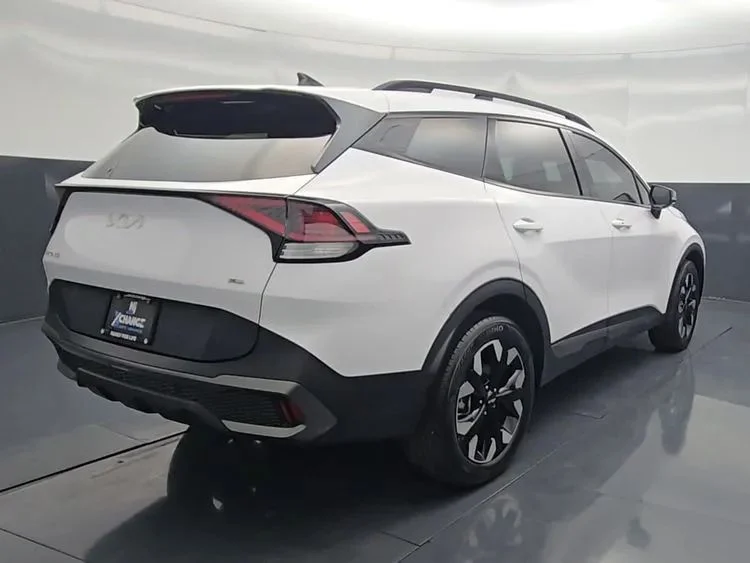 Used 2023 White Kia X-Line Sport Utility 4D image 12
